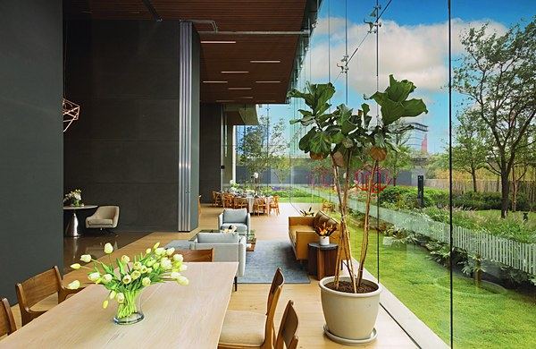 Lounge con vista al jardín
